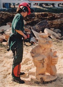 Chainsaw carving lessons